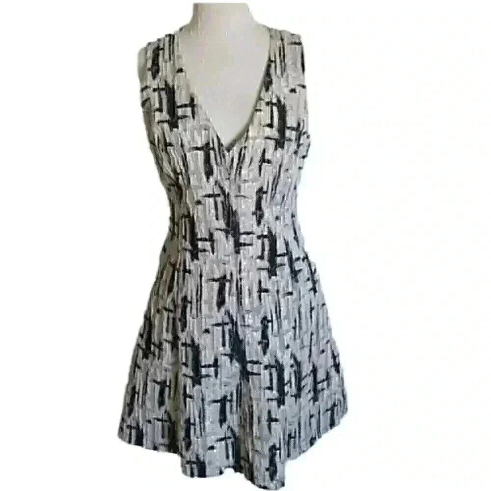 Everleigh Silver Metallic Abstract Print V-Neck Fit & Flare Party Dress Size S